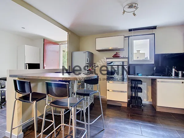 Appartement Vitrolles T4 de 85 m2 à proximité de toutes les commodités et au calme avec garage