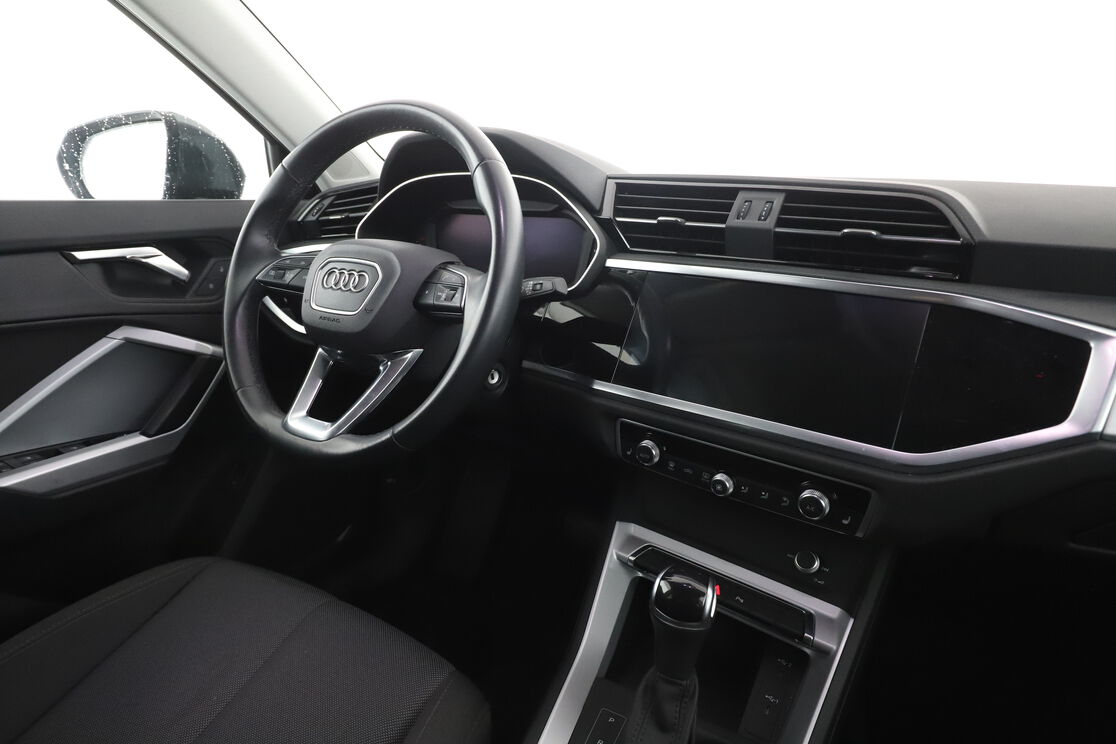 Audi Q3 35 TFSI S Tronic 7 — photo 12