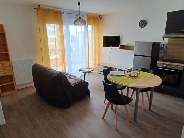 A louer bel appartement neuf 2025 T2 meublé, lumineux 2 pièces de +39 m², bd Branly à la Roche sur Y