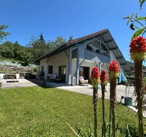 Magnifique maison individuelle avec vue panoramique sur les montagnes