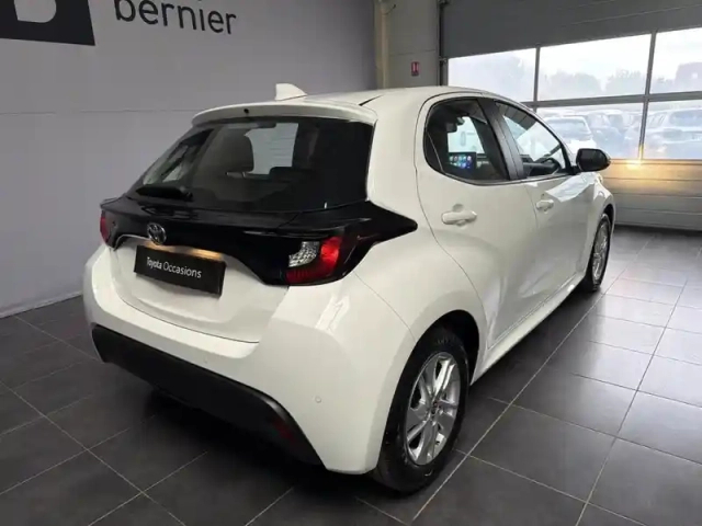 Toyota Yaris 120 vvt-i dynamic business 5p mc24 — photo 3