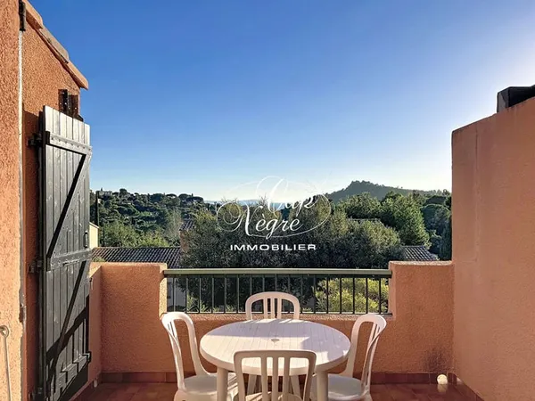 Appartement T2 vue mer terrasse et piscine à vendre ? Pramousquier