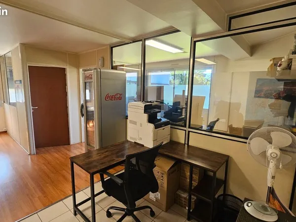 Bureaux, local commercial 92 m² SAINT MAUR DES FOSSES