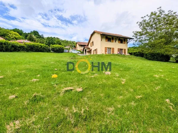 Maison a vendre dans un petit lotissement securise
