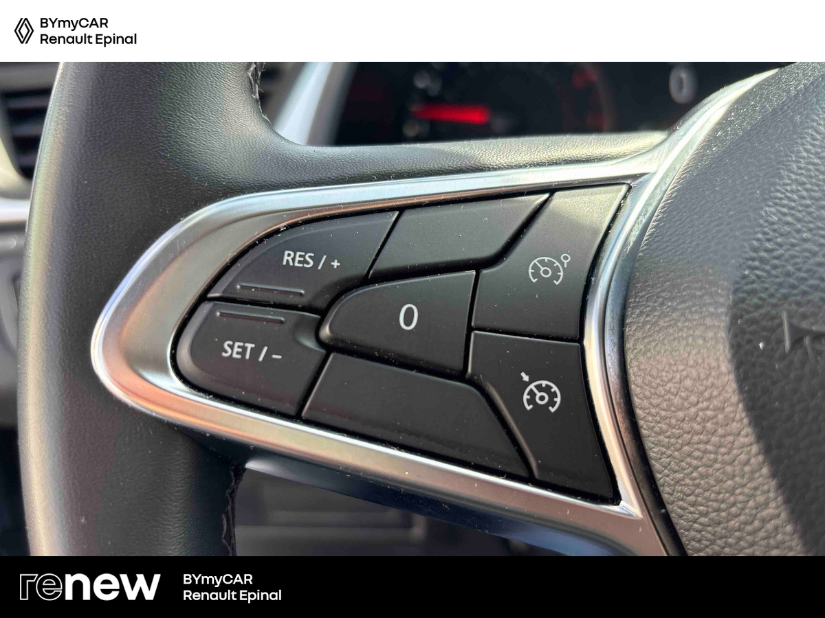 Renault Captur TCe 90 — photo 18