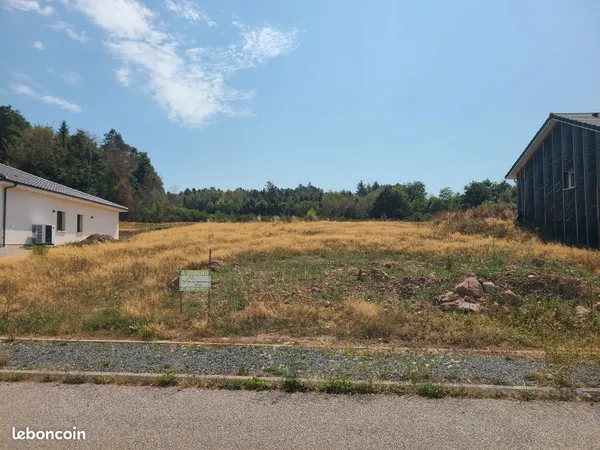 Pouxeux - Beau terrain à bâtir de 966 m², viabilisé avec vue sur la vallée