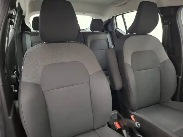 Dacia Sandero sce 65 — photo 28