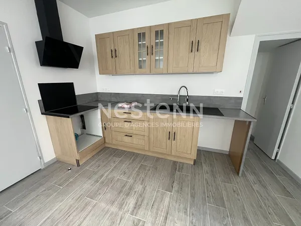 Grande maison de bourg rénovée 4 chambres sans terrain à Yvré le Polin