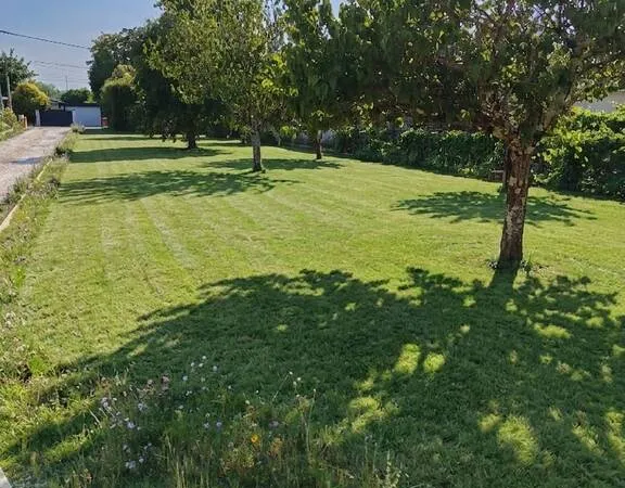 Terrain 700 m²