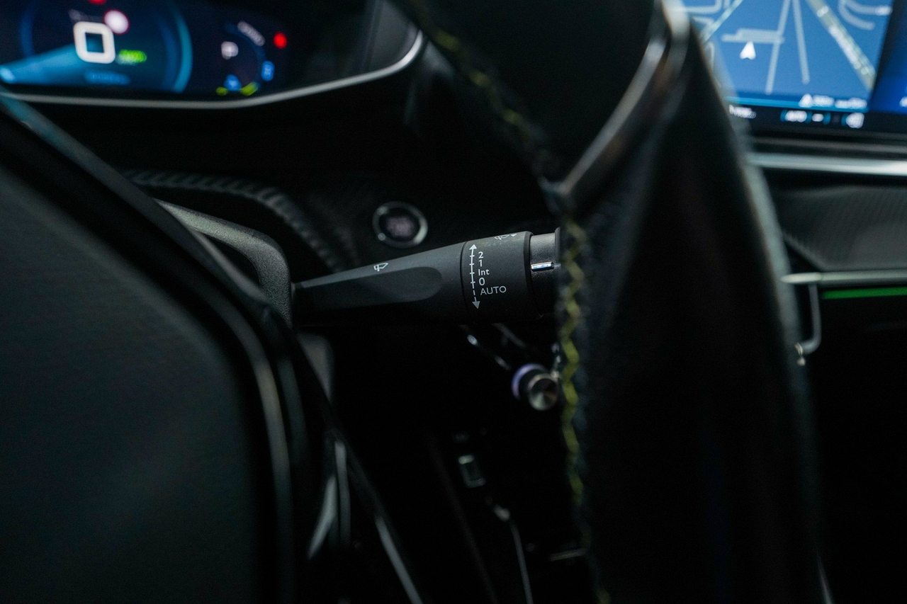 Peugeot 208 — photo 19