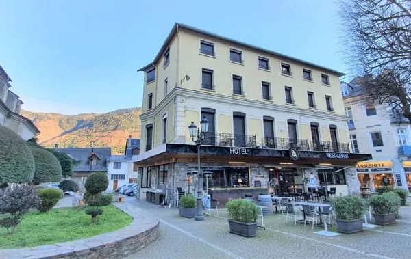 BAISSE DE PRIX. Luchon FDC d'hôtel restaurant à fort potent