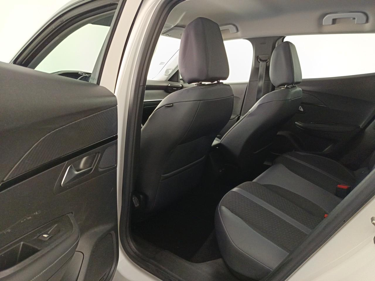 Peugeot 2008 puretech 130 s&s eat8 allure business — photo 18