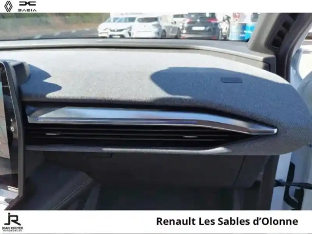 Renault Megane e-tech electric ev60 220ch techno super charge — photo 14