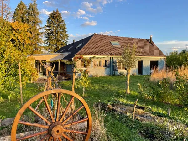 Maison 6 pièces 256 m²