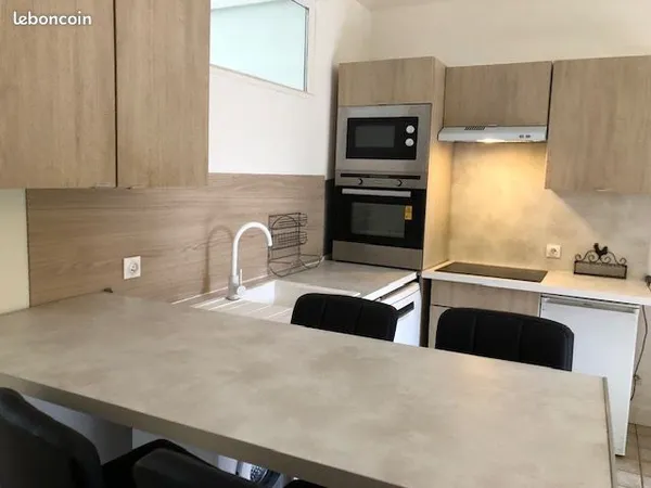 Idéal pied-à-terre proche Paris (35 mn train) pour télétravail ou randonnée en forêt de Fontaineblea