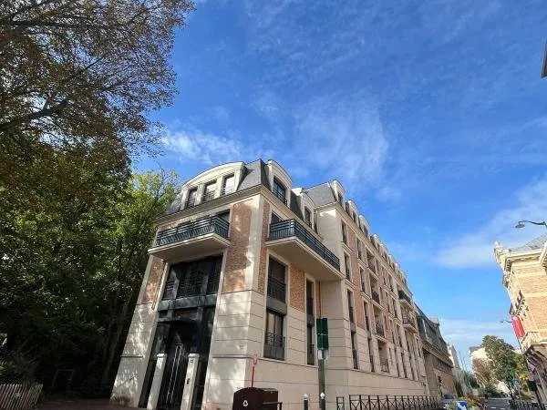 Appartement occupé 5 pièces - Immeuble récent - Saint Maurice - Vila Canaletto