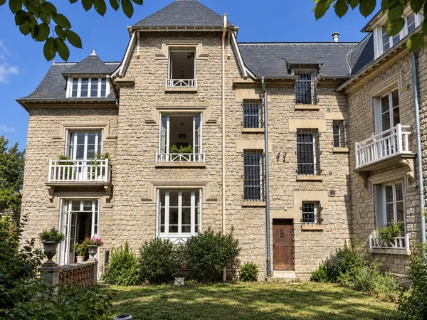 SENLIS APPARTEMENT 102 M2 3 CHAMBRES