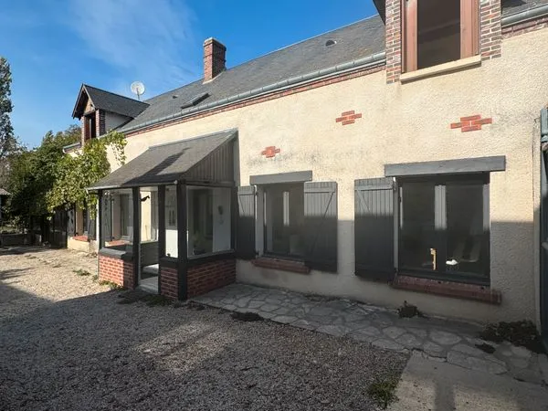 Maison de caractère . 11 pièces . 276 m²