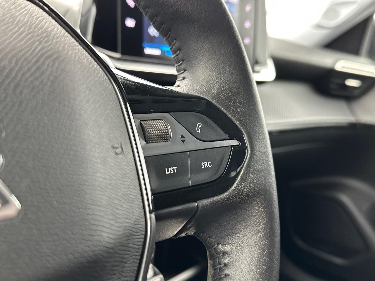 Peugeot 2008 puretech 130 s&s eat8 style — photo 18