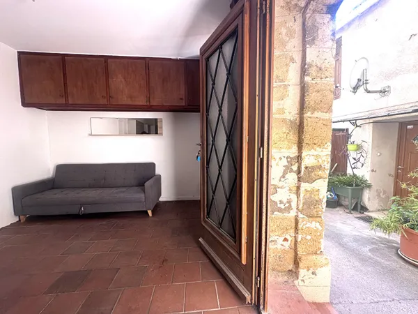 ISTRES STUDIO EN rdc au centre ville