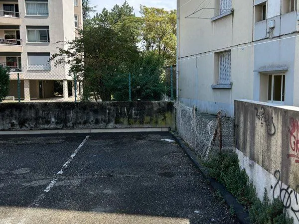 Place de parking clinique mutualiste