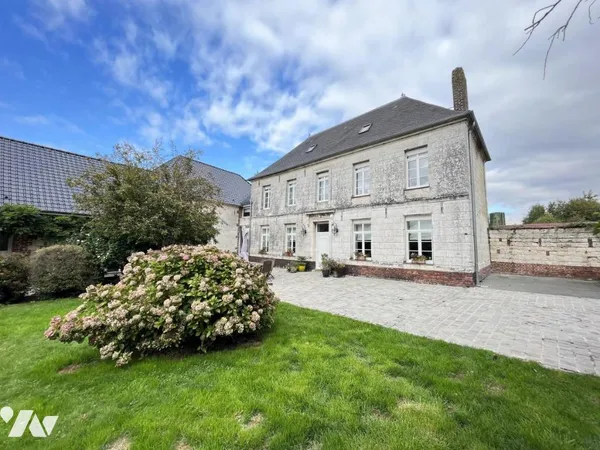 Maison 10 pièces 257 m²