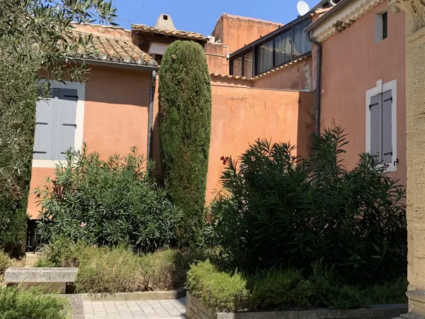 Maison de village en pierre 260m2
