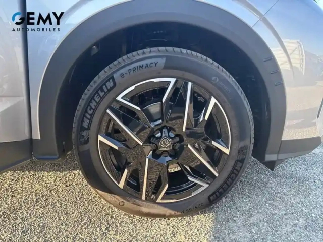 Peugeot 3008 hybrid 145 e-dcs6 — photo 32