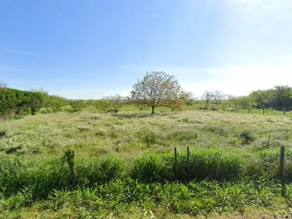 Terrain 2700 m²