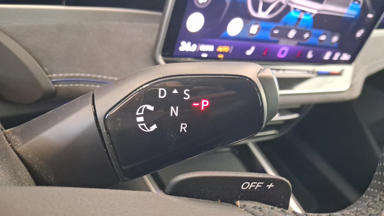 Volkswagen Passat 1.5 eTSI OPF 150 DSG7 — photo 18