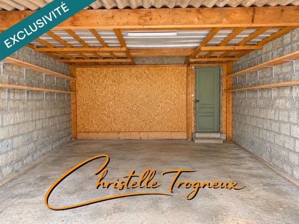RARE - DOUBLE GARAGE AVEC JARDIN