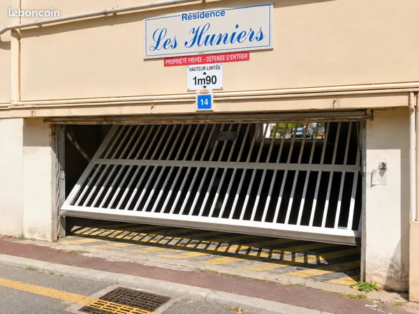 Garage fermé à vendre - Résidence Les Huniers Cap d Agde Si c'est un garage en sous-sol, Cap d Agde
