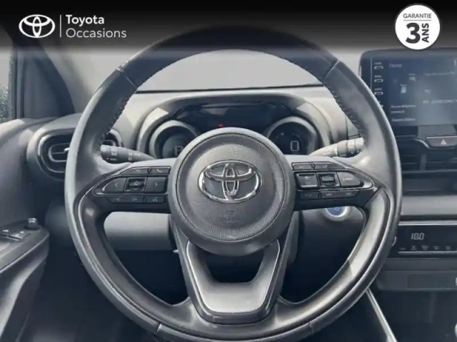 Toyota Yaris 116h design 5p my22 — photo 9