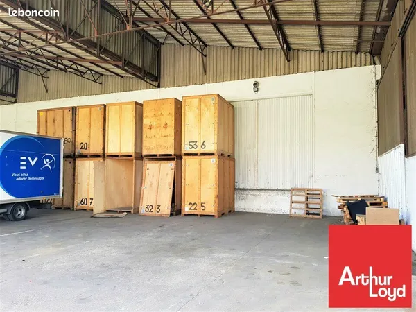 ENTREPOT - LOGISTIQUE 3350 m² MIGNE AUXANCES
