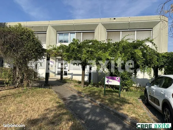 Bureaux 556 m² BOURGOIN JALLIEU