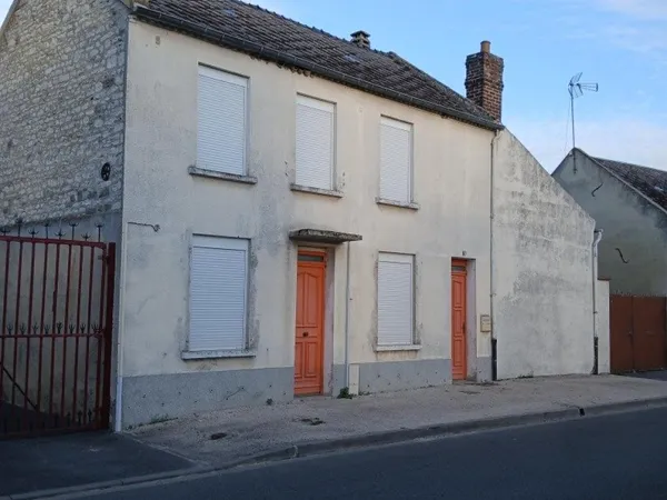 Maison de village en pierre, habitable de suite