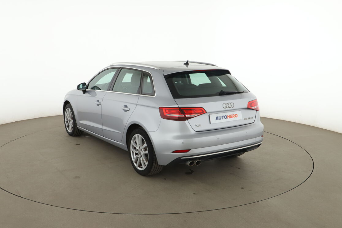 Audi A3 Sportback 35 TFSI COD S Tronic 7 — photo 3