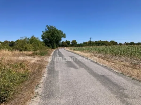 Terrain 4992 m²