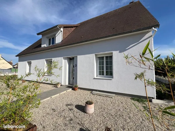 Grande maison familiale rénovée de 175 m2 à Fontenay le marmion