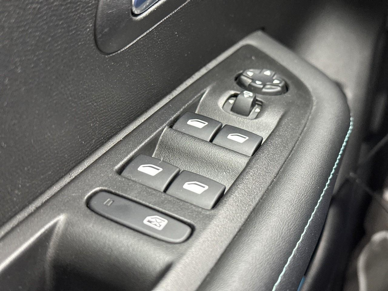 Peugeot 208 puretech 100 s&s bvm6 allure — photo 17