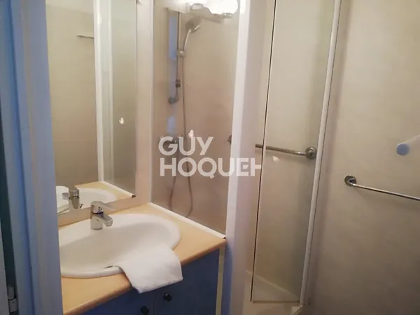 STUDIO 20 m² - VUE SUR LE PORT - ROCHEFORT