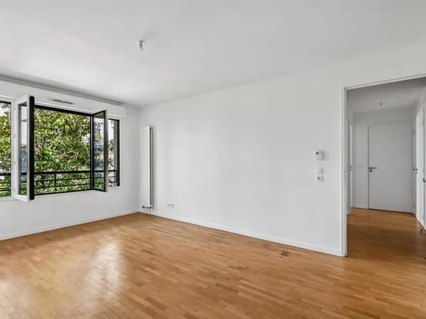 Appartement 3 pièces avec balcon - Suresnes