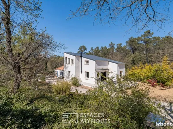 Propriété 5 pièces 215 m²