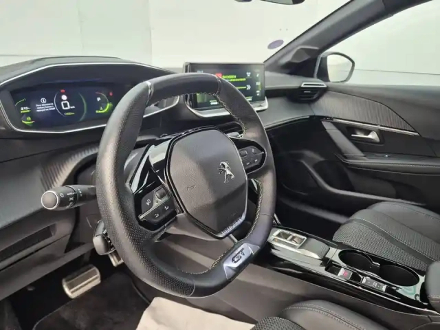 Peugeot 208 puretech 100 s&amp;s eat8 — photo 27