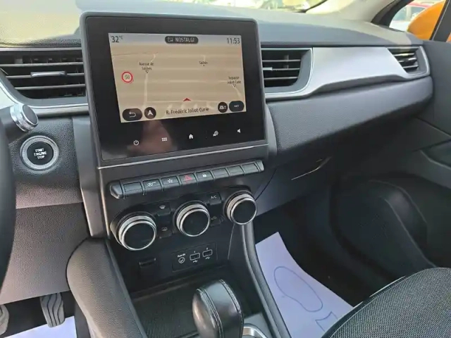 Renault Captur blue dci 115 edc — photo 19
