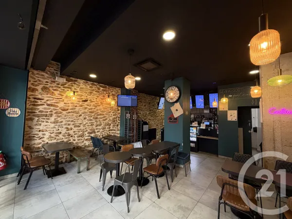 Local 67 m²