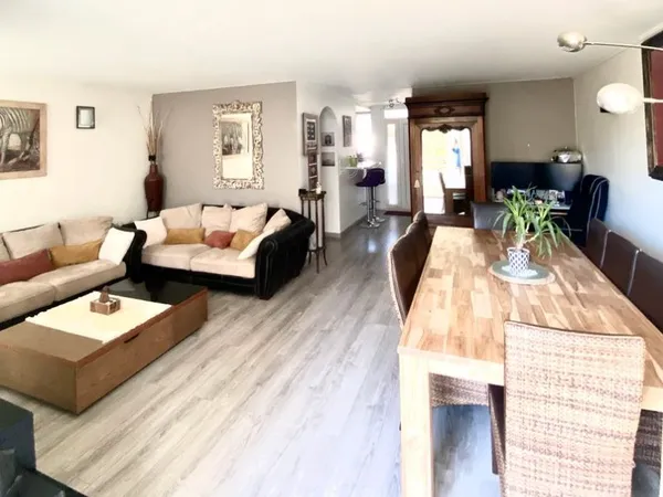 Appartement entièrement rénové F3 de 82 m² à L'Aiguillon (Arcachon)
