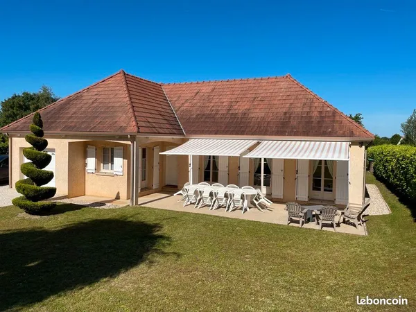 Agréable Pavillon de 7 pièces principales avec Garage attenant