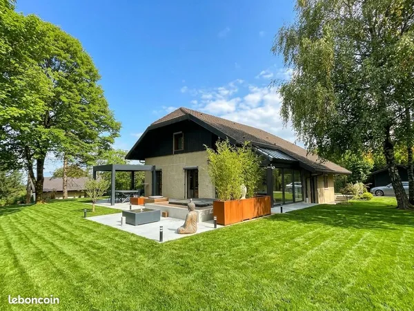 Maison 7 pièces 240 m²