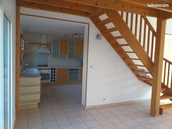 Maison T6 au calme